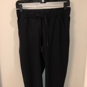 Lululemon On the Fly Knit Cropped Pants